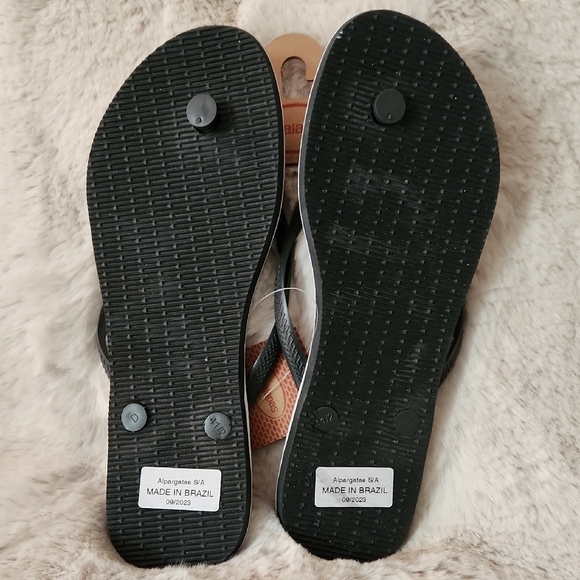 NWT Havaianas Women's Dark Grey Floral Sandals-Size 11/12 - Picture 4 of 4